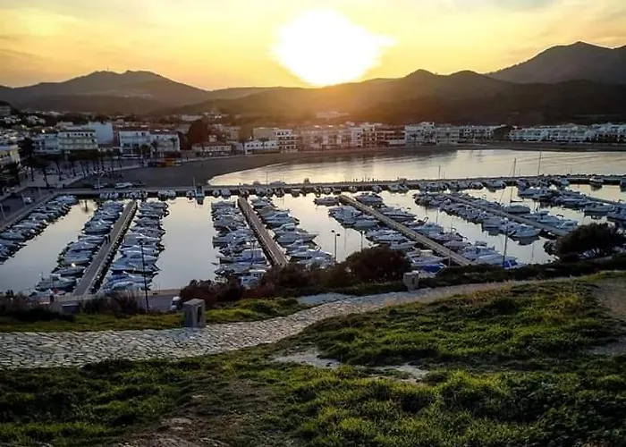 Port De , La Miranda *