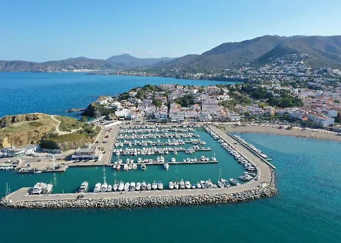 Port De , La Miranda