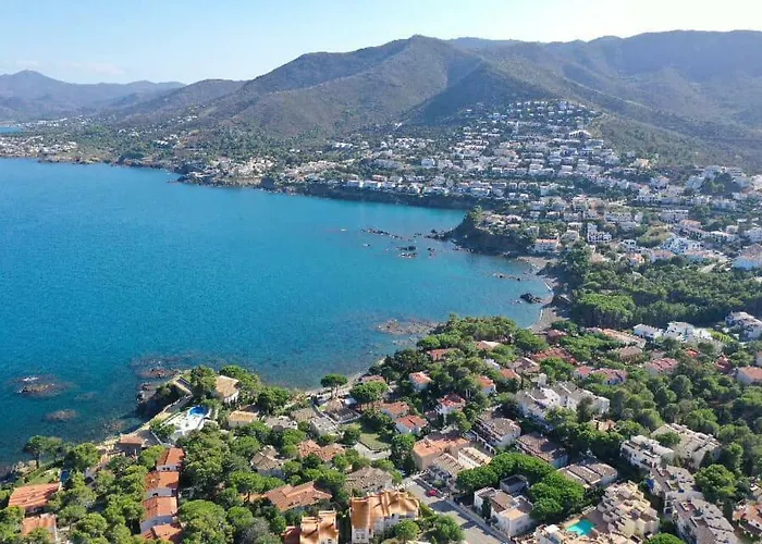Port De , La Miranda Llanca