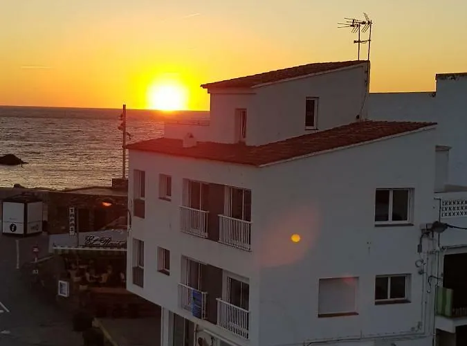Port De , La Miranda