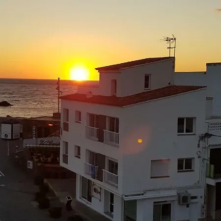 Port De , La Miranda